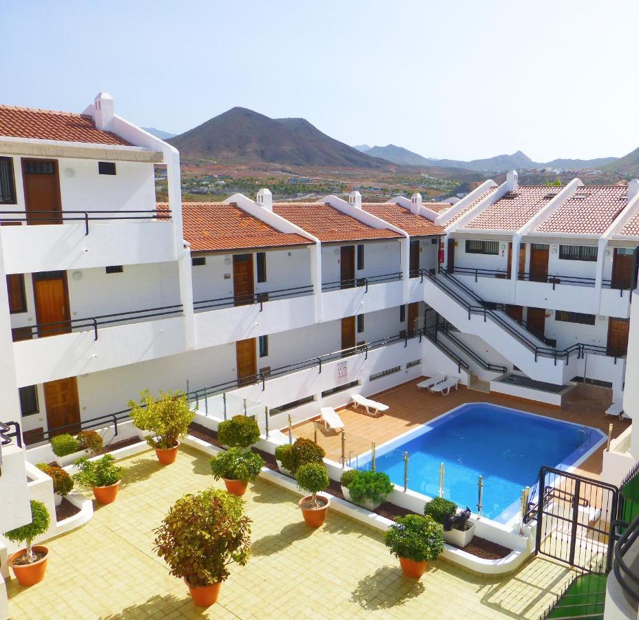 לוס כריסטיאנוס Stylish Flat And Pool With 3 Rooms, Sleeps 6, Los Cristianos מראה חיצוני תמונה